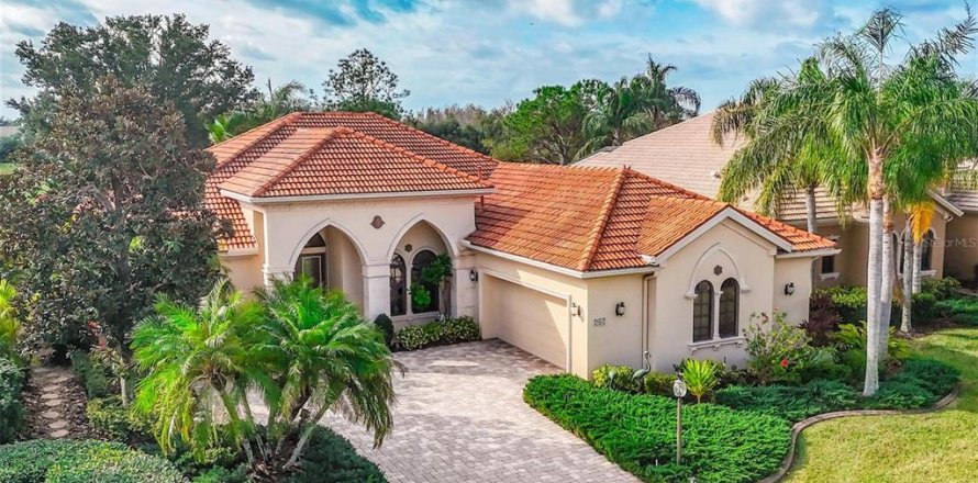 Villa ou maison à Lakewood Ranch, Floride 2 chambres, 267.47 m2 № 2201517