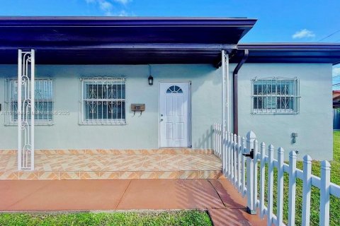 Villa ou maison à louer à Miami, Floride: 1 chambre, 48.77 m2 № 1970637 - photo 2