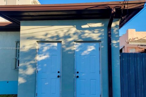 Villa ou maison à louer à Miami, Floride: 1 chambre, 48.77 m2 № 1970637 - photo 21