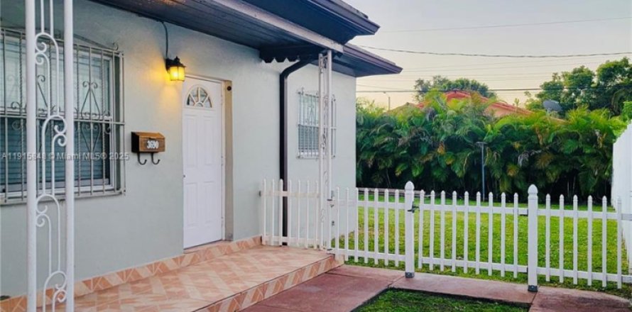 Villa ou maison à Miami, Floride 1 chambre, 48.77 m2 № 1970637