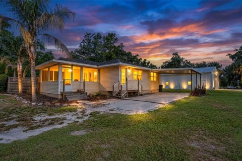 Casa en Polk City, Florida 3 dormitorios, 148.83 m2 № 2131555