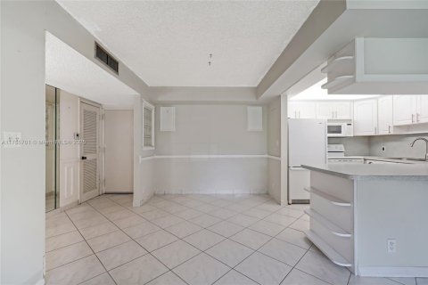 Copropriété à vendre à Deerfield Beach, Floride: 2 chambres, 85.47 m2 № 1891802 - photo 3