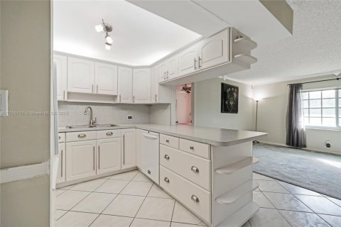 Copropriété à vendre à Deerfield Beach, Floride: 2 chambres, 85.47 m2 № 1891802 - photo 5