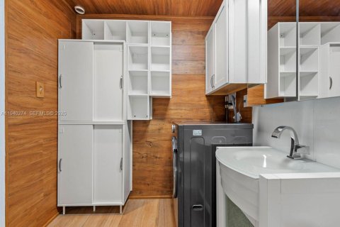 Купить виллу или дом в Майами-Гарденс, Флорида 4 спальни, 131.36м2, № 1997377 - фото 16