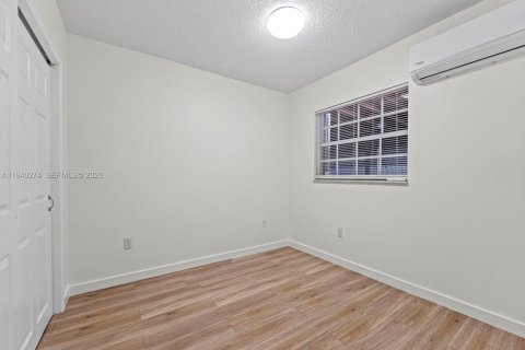 Купить виллу или дом в Майами-Гарденс, Флорида 4 спальни, 131.36м2, № 1997377 - фото 29