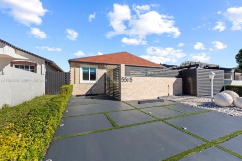 Купить виллу или дом в Майами-Гарденс, Флорида 4 спальни, 131.36м2, № 1997377 - фото 4