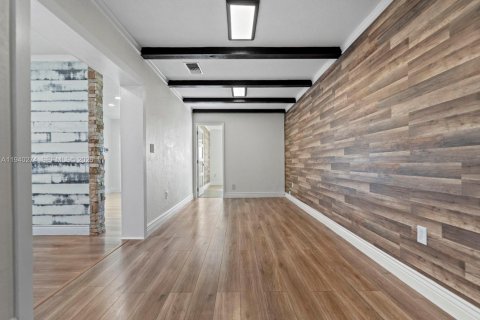 Купить виллу или дом в Майами-Гарденс, Флорида 4 спальни, 131.36м2, № 1997377 - фото 30