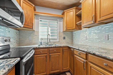 Купить виллу или дом в Майами-Гарденс, Флорида 4 спальни, 131.36м2, № 1997377 - фото 21