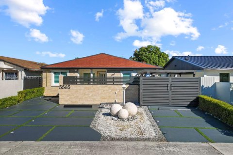 Купить виллу или дом в Майами-Гарденс, Флорида 4 спальни, 131.36м2, № 1997377 - фото 2