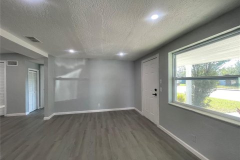 House in Pinellas Park, Florida 3 bedrooms, 111.95 sq.m. № 1563104 - photo 6