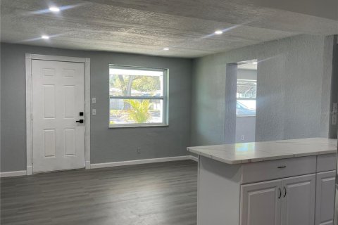 Casa en venta en Pinellas Park, Florida, 3 dormitorios, 111.95 m2 № 1563104 - foto 5
