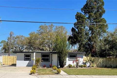 Casa en venta en Pinellas Park, Florida, 3 dormitorios, 111.95 m2 № 1563104 - foto 1