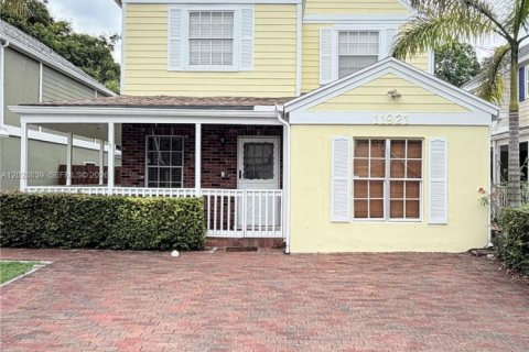 Villa ou maison à Miami, Floride 4 chambres № 2086086