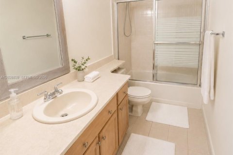 Villa ou maison à louer à Miami, Floride: 4 chambres № 2086086 - photo 9