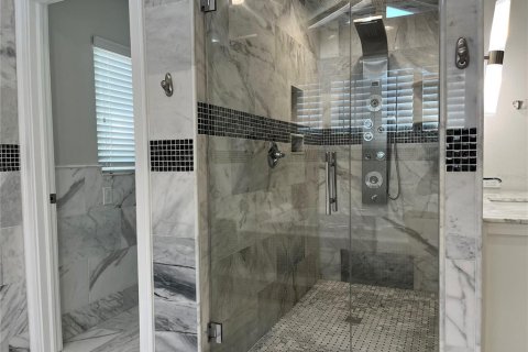 Casa en venta en Tampa, Florida, 4 dormitorios, 285.3 m2 № 2222742 - foto 11
