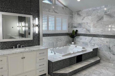 Casa en venta en Tampa, Florida, 4 dormitorios, 285.3 m2 № 2222742 - foto 14