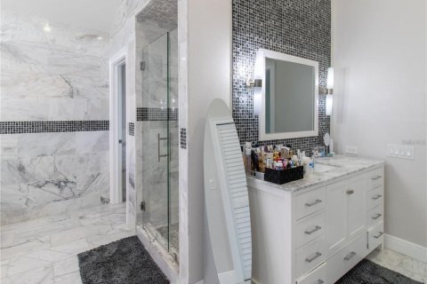 Casa en venta en Tampa, Florida, 4 dormitorios, 285.3 m2 № 2222742 - foto 6
