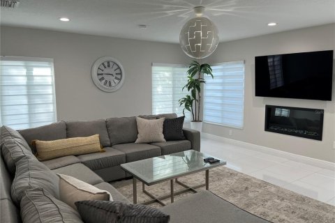 Casa en venta en Tampa, Florida, 4 dormitorios, 285.3 m2 № 2222742 - foto 9