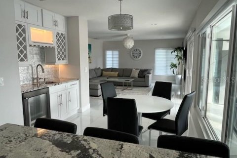 Casa en venta en Tampa, Florida, 4 dormitorios, 285.3 m2 № 2222742 - foto 27