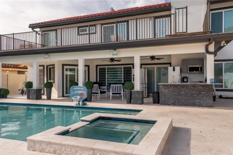 Casa en venta en Tampa, Florida, 4 dormitorios, 285.3 m2 № 2222742 - foto 2