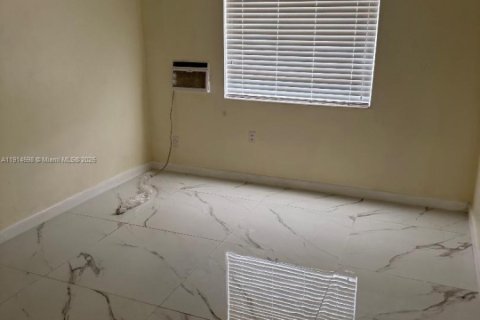 Купить коммерческую недвижимость в Майами, Флорида 139.35м2, № 1971524 - фото 12