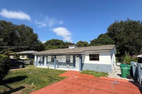 Купить коммерческую недвижимость в Майами, Флорида 139.35м2, № 1971524 - фото 2