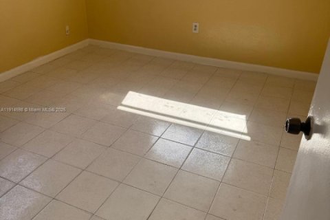 Купить коммерческую недвижимость в Майами, Флорида 139.35м2, № 1971524 - фото 16