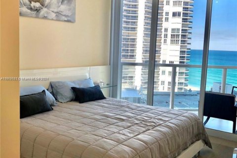 Condo in Sunny Isles Beach, Florida, 1 bedroom  № 1874553 - photo 15