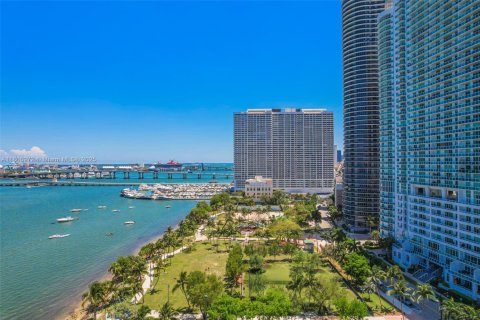 Condo in Miami, Florida, 3 bedrooms  № 1756851 - photo 13