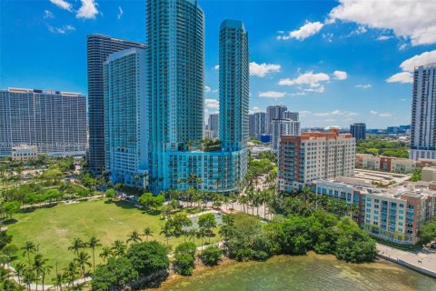 Condo in Miami, Florida, 3 bedrooms  № 1756851 - photo 9