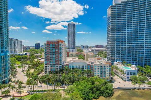 Condo in Miami, Florida, 3 bedrooms  № 1756851 - photo 3