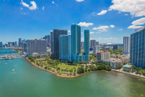 Condo in Miami, Florida, 3 bedrooms  № 1756851 - photo 8