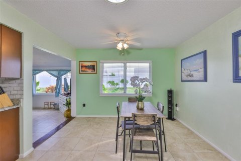 House in Sun City Center, Florida 2 bedrooms, 167.5 sq.m. № 1843377 - photo 14