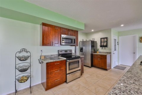 House in Sun City Center, Florida 2 bedrooms, 167.5 sq.m. № 1843377 - photo 10