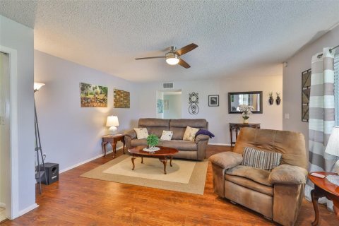 House in Sun City Center, Florida 2 bedrooms, 167.5 sq.m. № 1843377 - photo 6