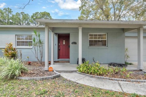 Casa en alquiler en Tampa, Florida, 3 dormitorios, 126.72 m2 № 1835779 - foto 2