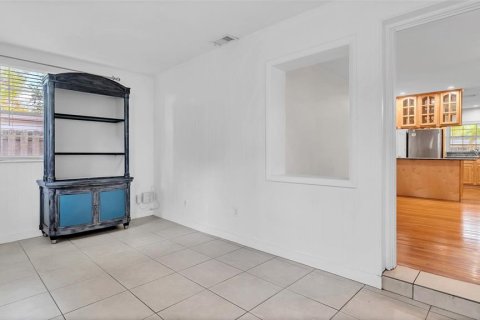 Casa en alquiler en Tampa, Florida, 3 dormitorios, 126.72 m2 № 1835779 - foto 11