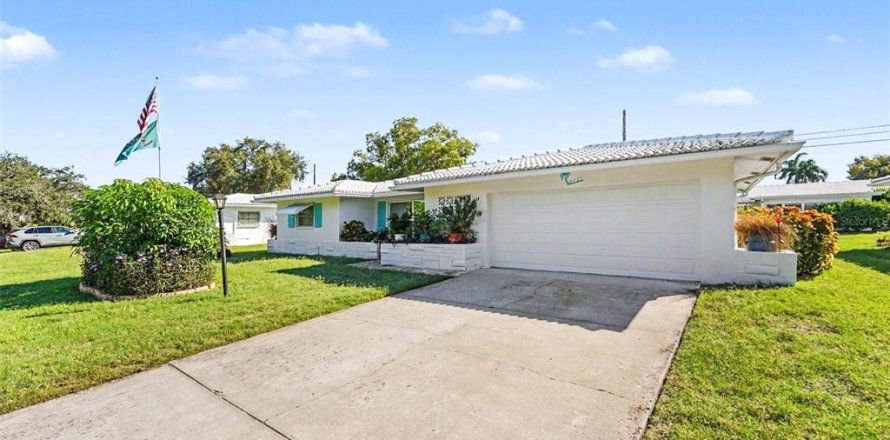 Villa ou maison à Seminole, Floride 2 chambres, 120.87 m2 № 2419177