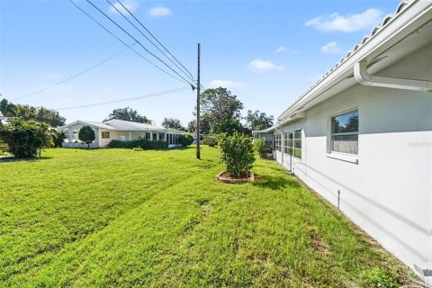 Villa ou maison à vendre à Seminole, Floride: 2 chambres, 120.87 m2 № 2419177 - photo 27