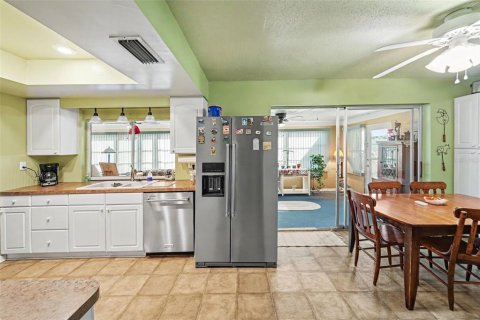 Villa ou maison à vendre à Seminole, Floride: 2 chambres, 120.87 m2 № 2419177 - photo 9