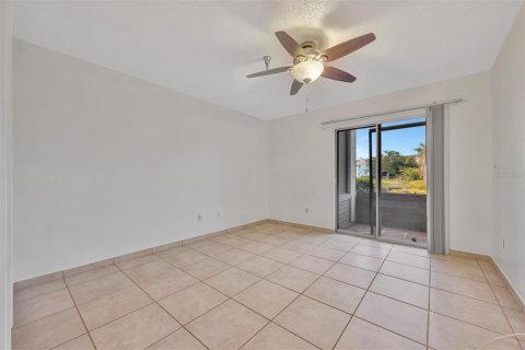 Condominio en alquiler en Saint Petersburg, Florida, 1 dormitorio, 67.73 m2 № 1873513 - foto 15