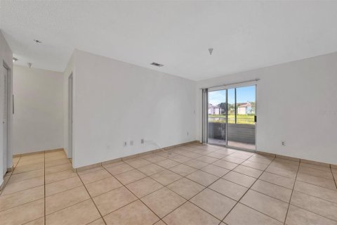 Condominio en alquiler en Saint Petersburg, Florida, 1 dormitorio, 67.73 m2 № 1873513 - foto 3