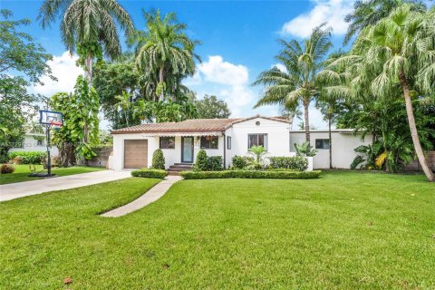 House in El Portal, Florida 4 bedrooms, 164.81 sq.m. № 1825825 - photo 1
