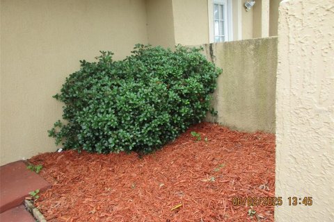 Townhouse in Kissimmee, Florida 3 bedrooms, 118.64 sq.m. № 1792363 - photo 2