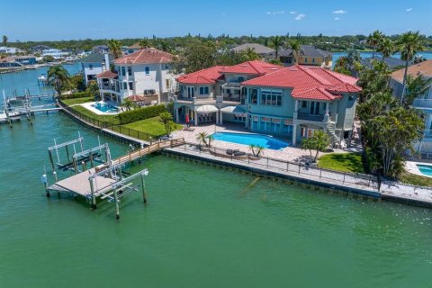 House in Belleair, Florida 5 bedrooms, 556.02 sq.m. № 1512158 - photo 19