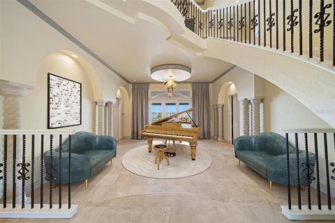 House in Belleair, Florida 5 bedrooms, 556.02 sq.m. № 1512158 - photo 10