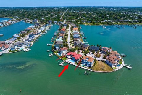 House in Belleair, Florida 5 bedrooms, 556.02 sq.m. № 1512158 - photo 8