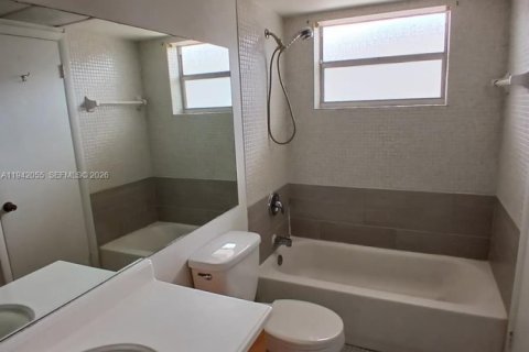 Copropriété à louer à Lauderdale Lakes, Floride: 1 chambre, 63.55 m2 № 1999019 - photo 10