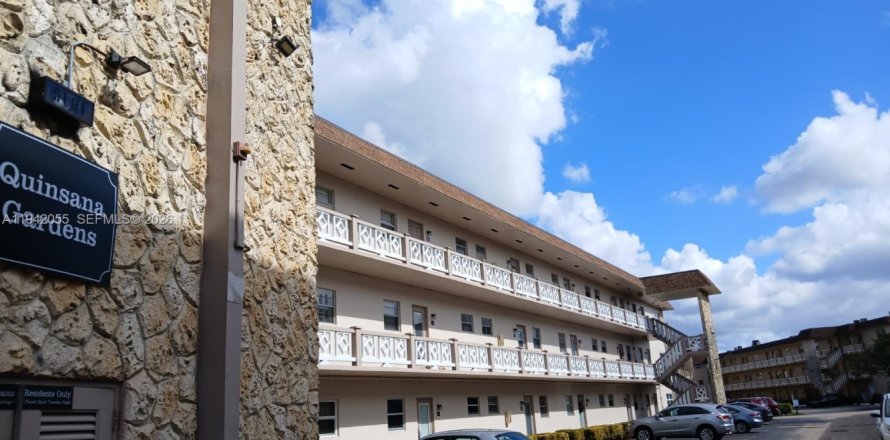 Condo à Lauderdale Lakes, Floride, 1 chambre  № 1999019