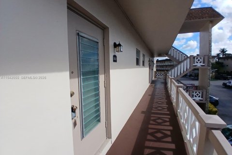 Copropriété à louer à Lauderdale Lakes, Floride: 1 chambre, 63.55 m2 № 1999019 - photo 5